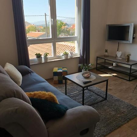 Apartamento Nozret Paljuv Exterior foto