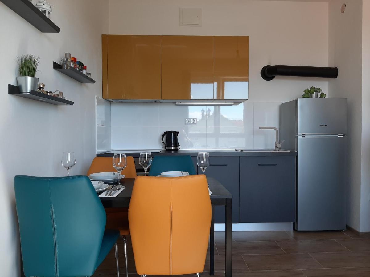 Apartamento Nozret Paljuv Exterior foto