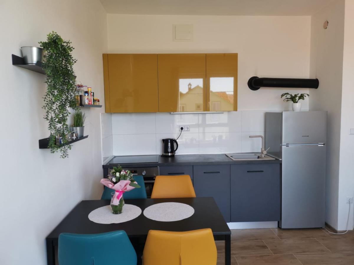 Apartamento Nozret Paljuv Exterior foto