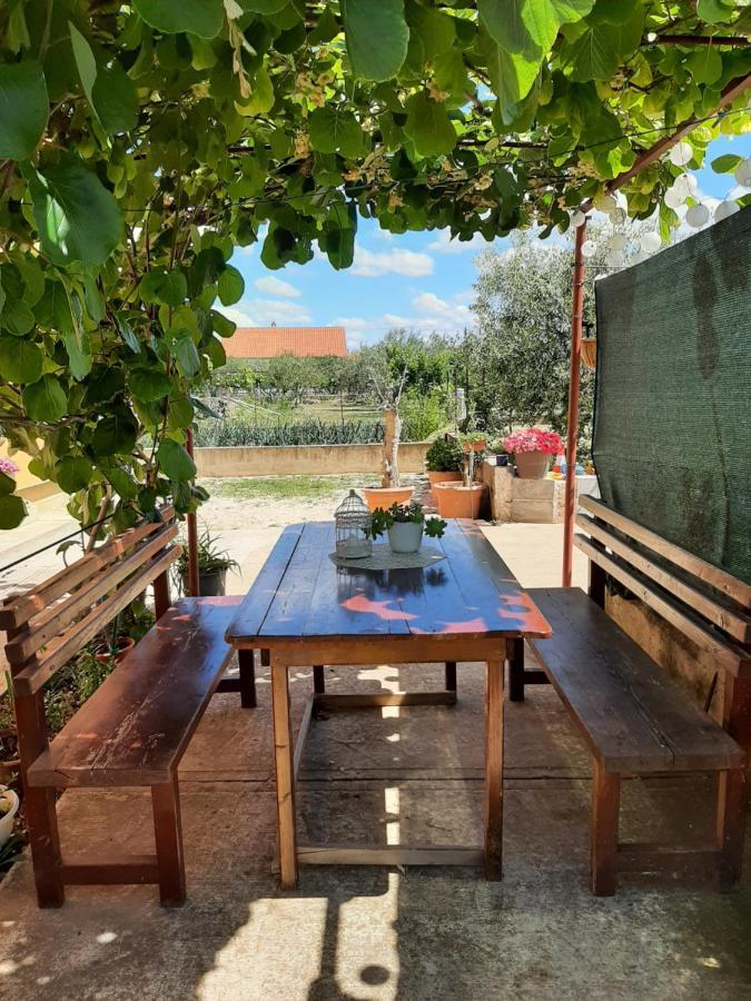 Apartamento Nozret Paljuv Exterior foto