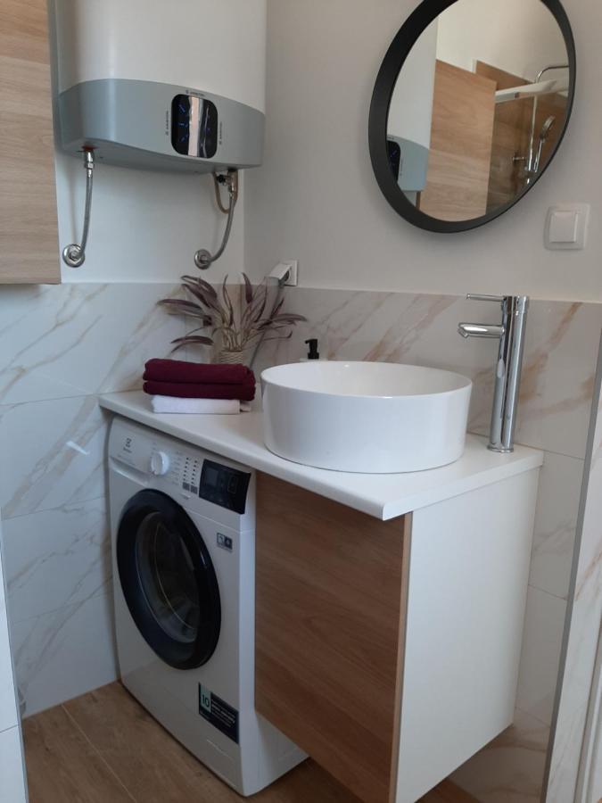 Apartamento Nozret Paljuv Exterior foto